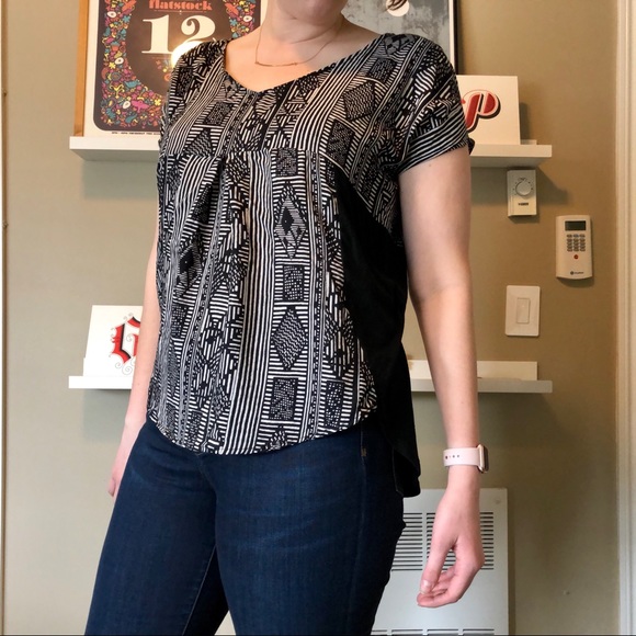 Anthropologie Tops - Anthropologie Porridge Elva Pleated V-Neck Top